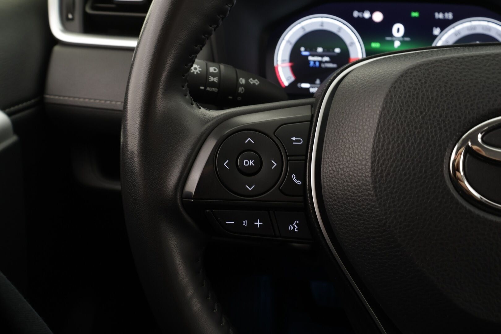 Toyota RAV4 2023 2,0 VVT-iE Active Multidrive S * Digimittaristo / Facelift keskinäyttö / Koukku / ACC / LED / P.Kamera * - * Ei Hybridijärjestelmää / 1-om Suomi-auto / Merkkihuollot / Kahdet renkaat aluvanteilla / Lohkolämmitin / Kaistavahti / Navi - HULLUT AVAJAISHULINAT KORKOTARJOUS 3,29 %