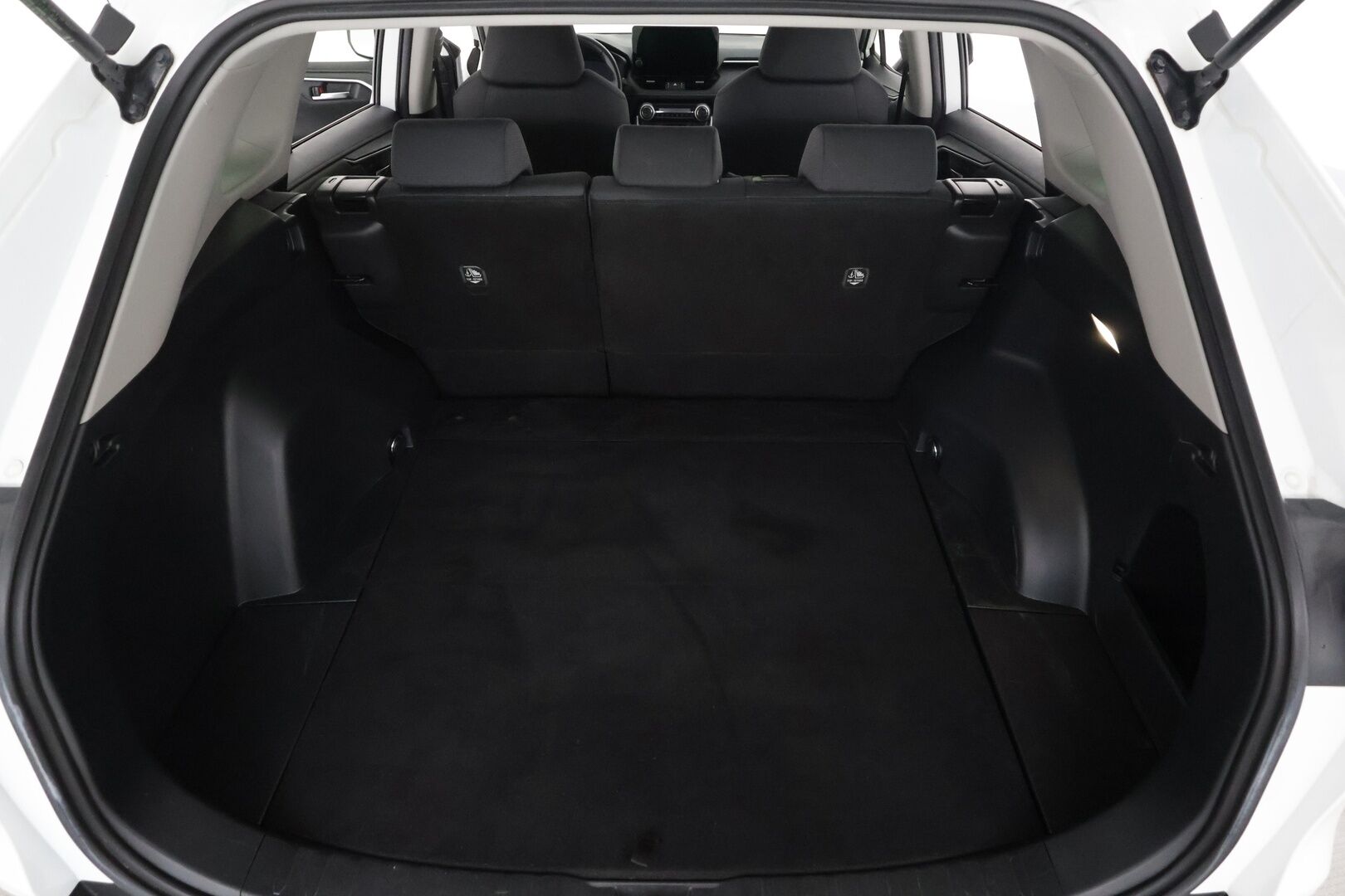 Toyota RAV4 2023 2,0 VVT-iE Active Multidrive S * Digimittaristo / Facelift keskinäyttö / Koukku / ACC / LED / P.Kamera * - * Ei Hybridijärjestelmää / 1-om Suomi-auto / Merkkihuollot / Kahdet renkaat aluvanteilla / Lohkolämmitin / Kaistavahti / Navi - HULLUT AVAJAISHULINAT KORKOTARJOUS 3,29 %