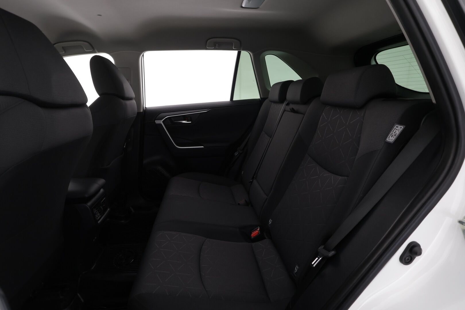 Toyota RAV4 2023 2,0 VVT-iE Active Multidrive S * Koukku / ACC / LED / P.Kamera / Lohkolämmitin / Kaistavahti / Navi * - 1-om Suomi-auto / Merkkihuollot / Kahdet renkaat aluvanteilla