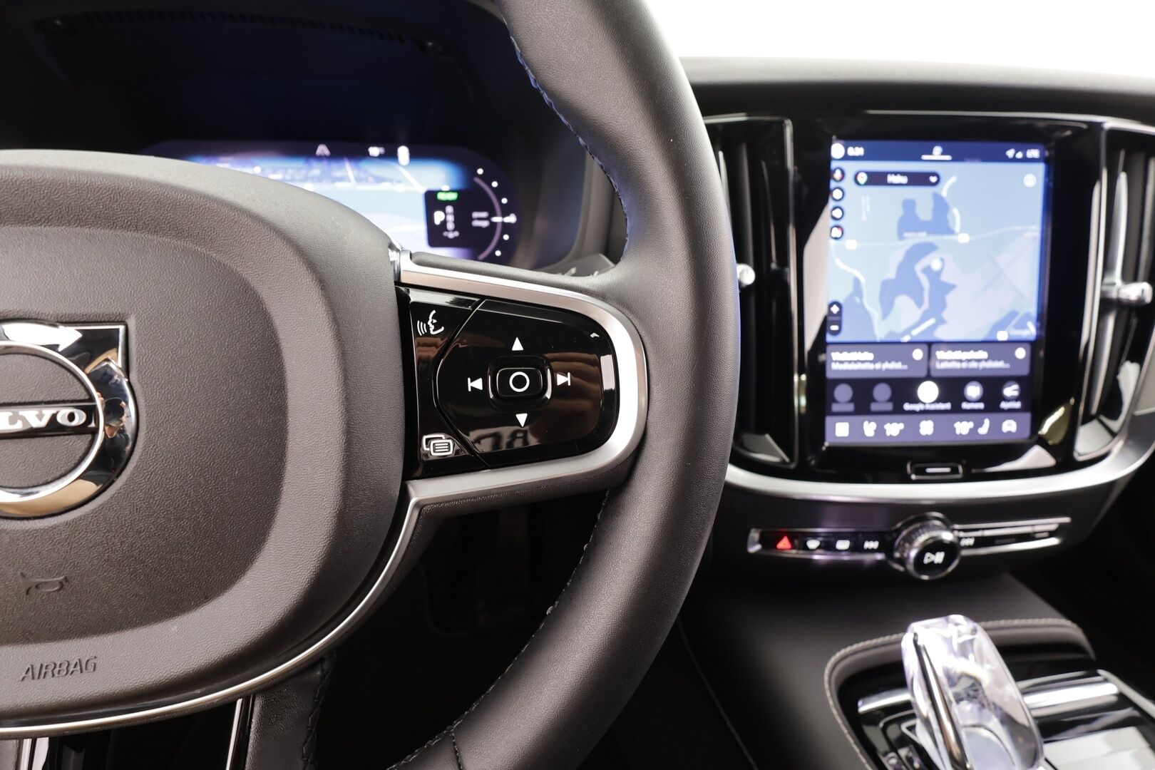 Volvo S60 2023 T8 AWD Long Range High Performance Plus Dark aut - | ACC | Koukku | H/K | Full-LED | Muistipenkit | P.Kamera | Sporttipenkit | Keyless | Apple&Android | 1.Om Suomi-auto | Kahdet Renkaat |