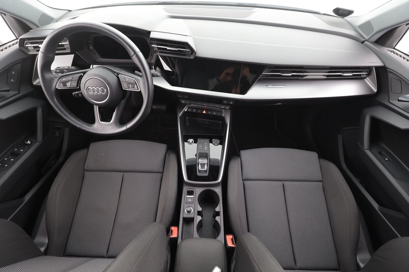 Audi A3 2023 Sportback Business 40 TFSI e 150kW S tronic * ACC / LED / P.Tutkat / Hierovat Sportpenkit / Kaistavahti * - 1-om Suomi-auto / Merkkihuollot / Kahdet renkaat aluvanteilla - HULLUT AVAJAISHULINAT KORKOTARJOUS 3,29 %