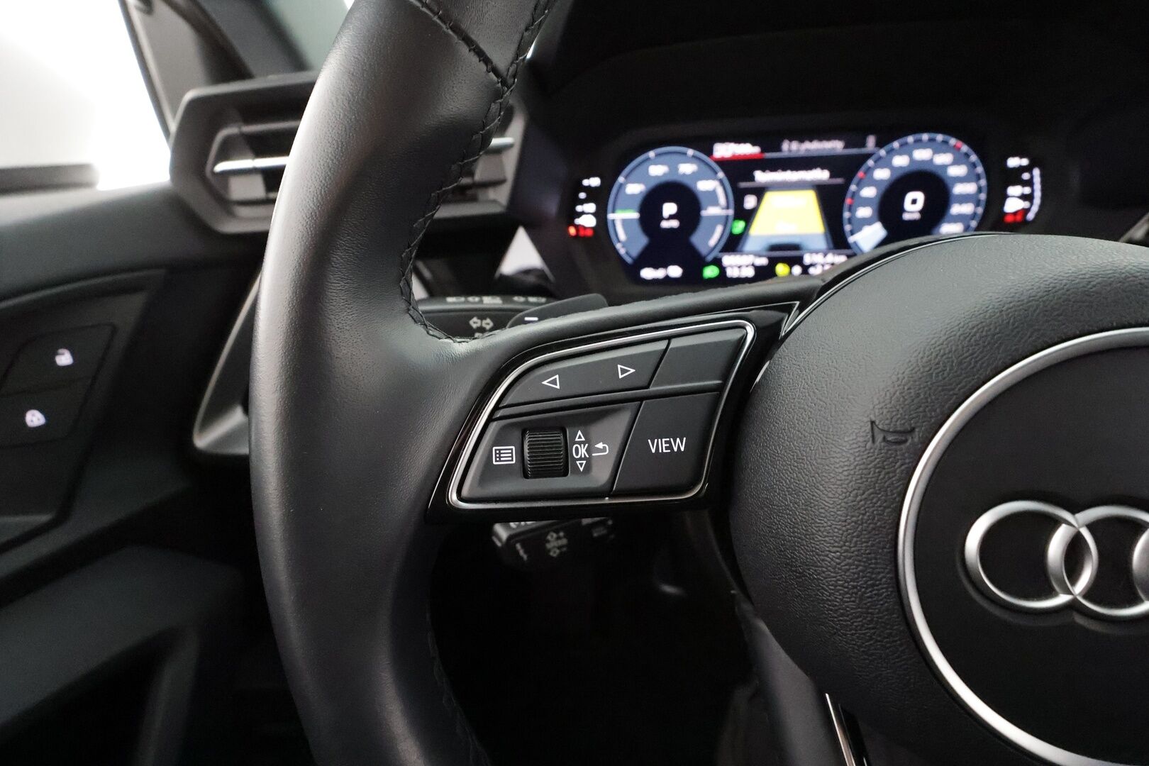 Audi A3 2023 Sportback Business 40 TFSI e 150kW S tronic * ACC / LED / P.Tutkat / Hierovat Sportpenkit / Kaistavahti * - 1-om Suomi-auto / Merkkihuollot / Kahdet renkaat aluvanteilla - HULLUT AVAJAISHULINAT KORKOTARJOUS 3,29 %