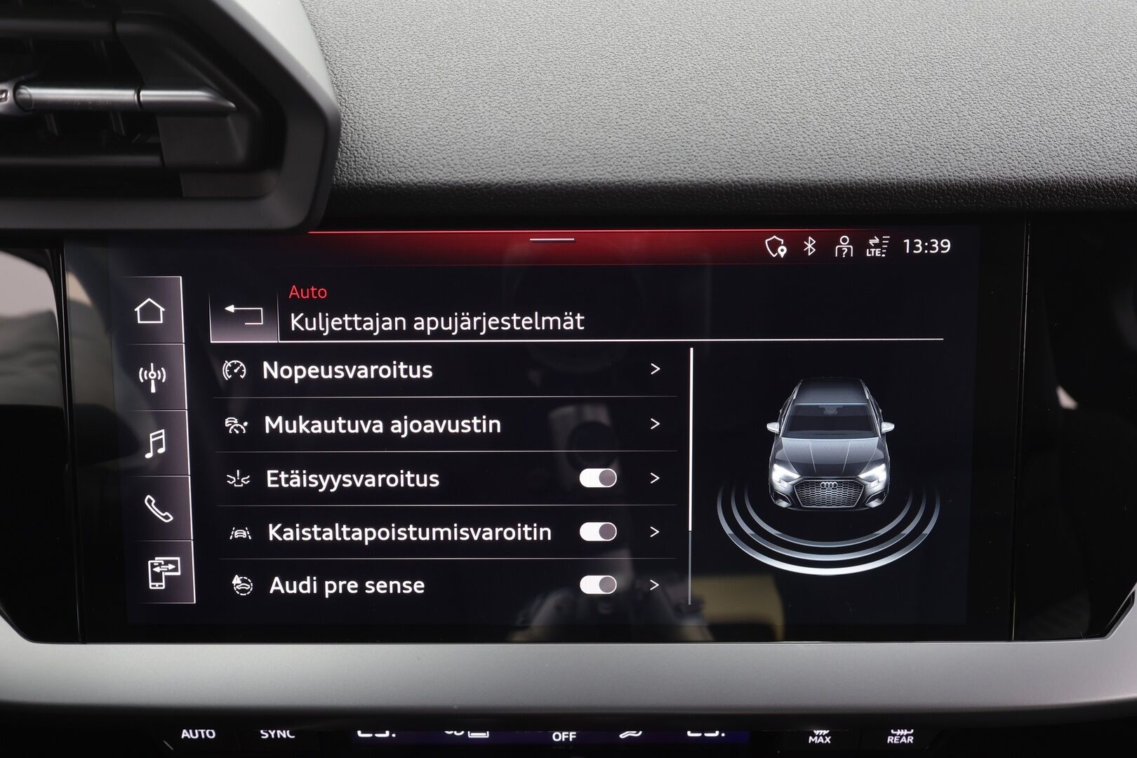 Audi A3 2023 Sportback Business 40 TFSI e 150kW S tronic * ACC / LED / P.Tutkat / Hierovat Sportpenkit / Kaistavahti * - 1-om Suomi-auto / Merkkihuollot / Kahdet renkaat aluvanteilla - HULLUT AVAJAISHULINAT KORKOTARJOUS 3,29 %