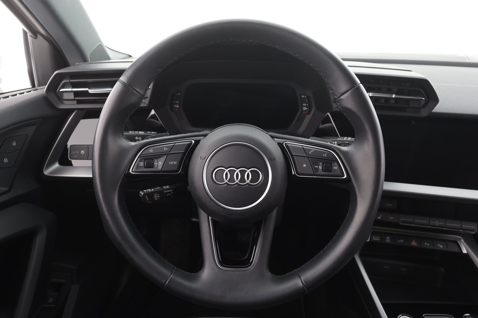 Audi A3 2023 Sportback Business 40 TFSI e 150kW S tronic * ACC / LED / P.Tutkat / Hierovat Sportpenkit / Kaistavahti * - 1-om Suomi-auto / Merkkihuollot / Kahdet renkaat aluvanteilla - HULLUT AVAJAISHULINAT KORKOTARJOUS 3,29 %