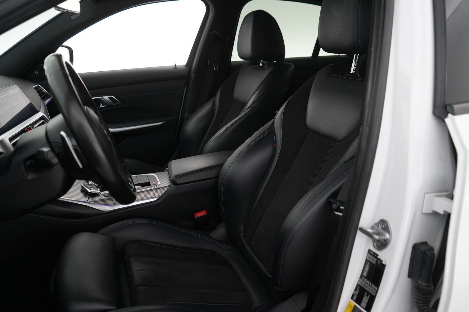 BMW 330 2020 G20 Sedan 330e iPerformance Launch Edition M Sport * Navi / Tutkat / Digimittaristo / H&K * - Kahdet OEM vanteet / Viimeisin huolto 09/2025 / Uudet kesärenkaat - HULLUT VÄLIPÄIVÄT KORKOTARJOUS 2,49%