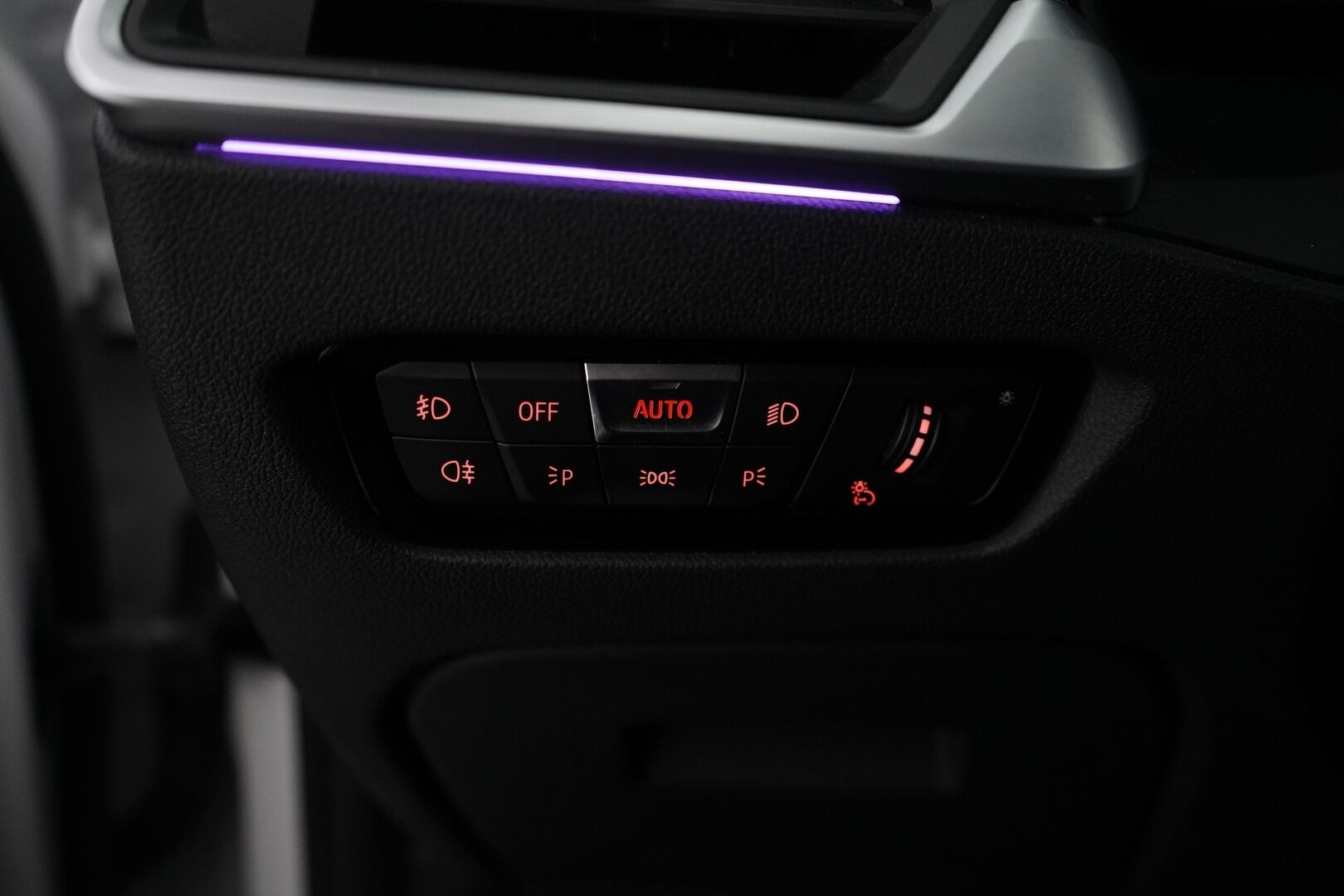 BMW 330 2020 G20 Sedan 330e iPerformance Launch Edition M Sport * Navi / Tutkat / Digimittaristo / H&K * - Kahdet OEM vanteet / Viimeisin huolto 09/2025 / Uudet kesärenkaat