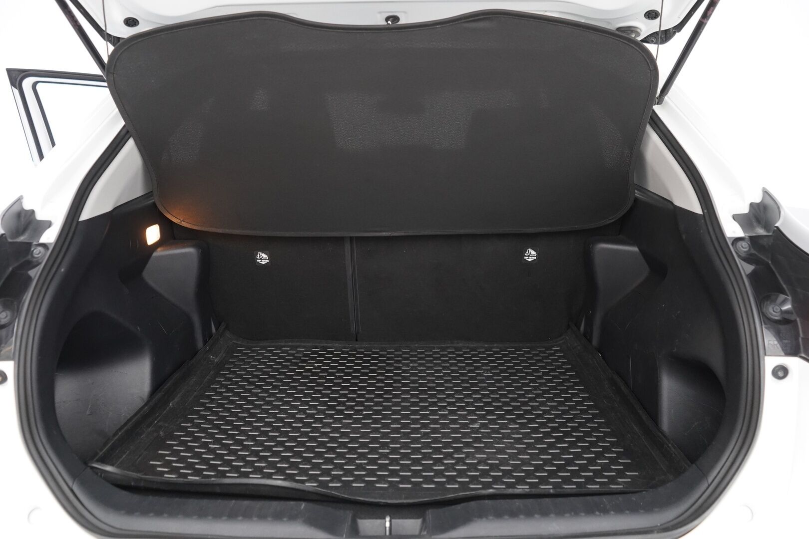 Toyota Yaris Cross 2022 1,5 Hybrid AWD-i Active Business * ACC / Kamera / Koukku / Lohko / Ratinlämmitin * - KATSO POIKKEUSHINTA!/ Kahdet renkaat alumiinivantein / Juuri katsastettu / Viimeisin huolto 5/25 / Hyvät varusteet