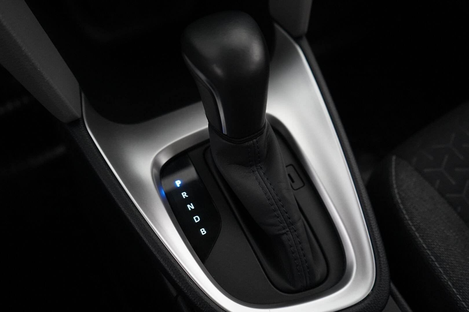 Toyota Yaris Cross 2022 1,5 Hybrid AWD-i Active Business * ACC / Kamera / Koukku / Lohko / Ratinlämmitin * - KATSO POIKKEUSHINTA!/ Kahdet renkaat alumiinivantein / Juuri katsastettu / Viimeisin huolto 5/25 / Hyvät varusteet