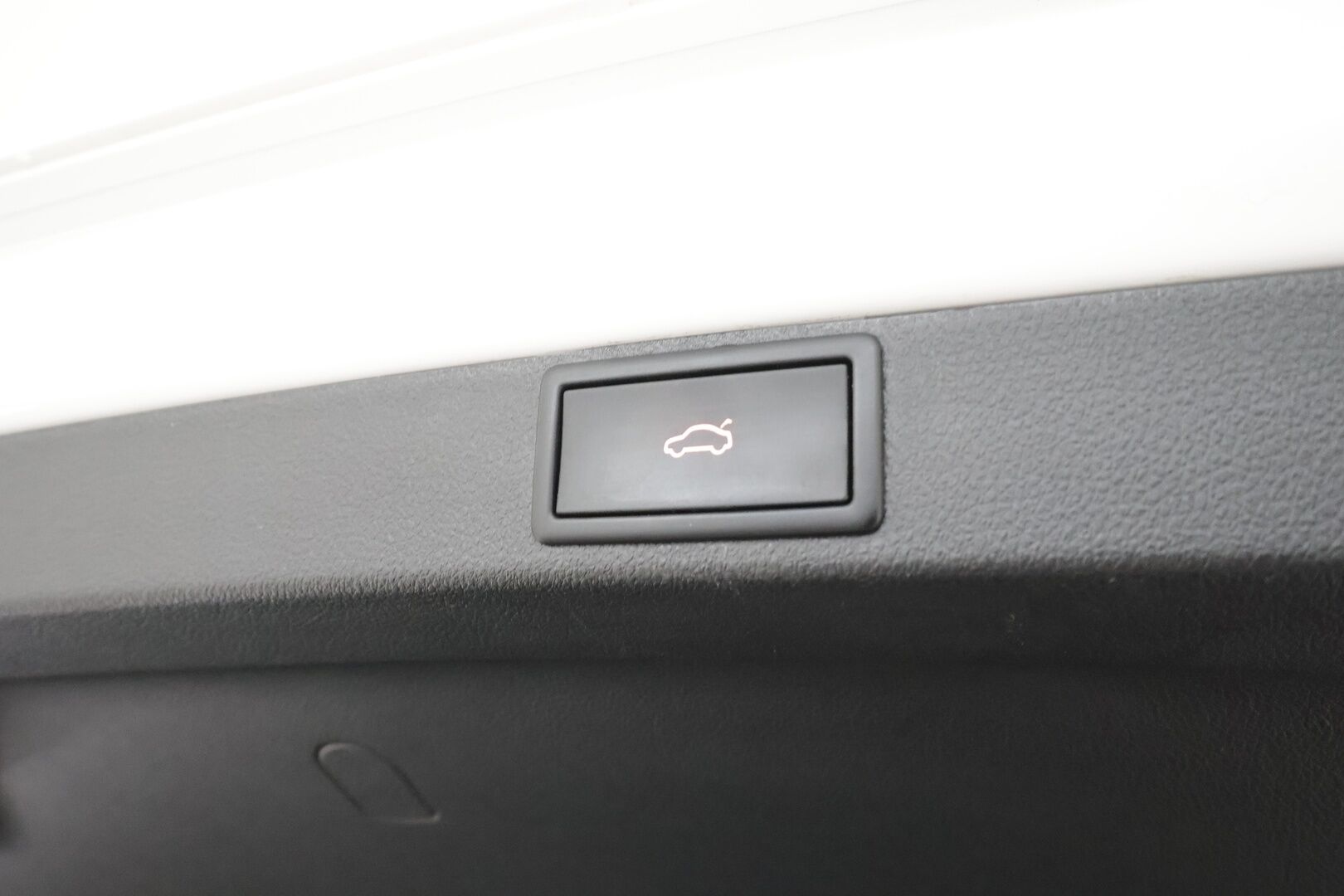 Skoda Octavia 2023 Combi 1.5 TSI Style eTEC DSG Autom. - | ACC | Webasto | Matrix | P.kamera | Keyless | Travel Assist | Side Assist | Apple & Android | Lämm. ratti | Sähk. takaluukku | Ambient light |