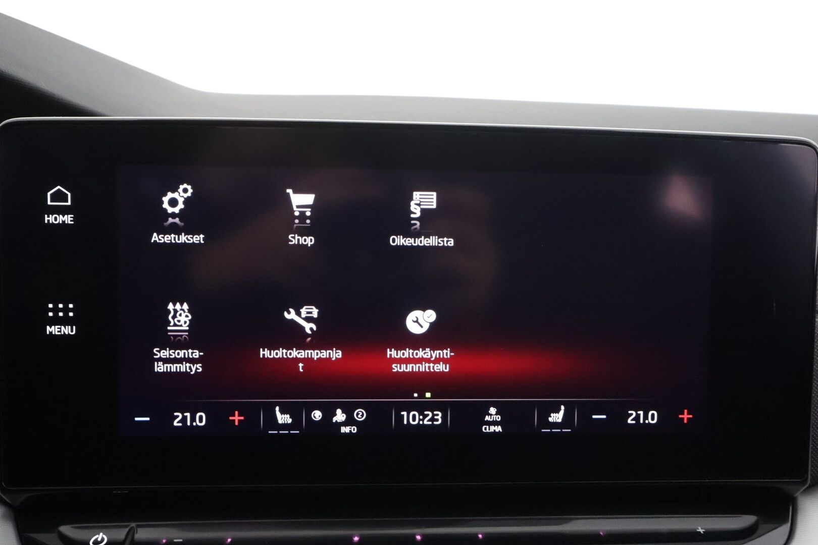 Skoda Octavia 2023 Combi 1.5 TSI Style eTEC DSG Autom. - | ACC | Webasto | Matrix | P.kamera | Keyless | Travel Assist | Side Assist | Apple & Android | Lämm. ratti | Sähk. takaluukku | Ambient light |