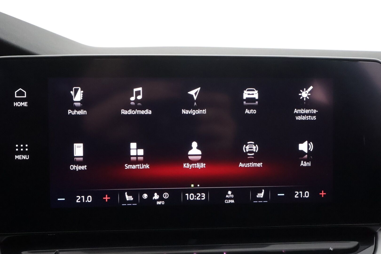 Skoda Octavia 2023 Combi 1.5 TSI Style eTEC DSG Autom. - | ACC | Webasto | Matrix | P.kamera | Keyless | Travel Assist | Side Assist | Apple & Android | Lämm. ratti | Sähk. takaluukku | Ambient light |