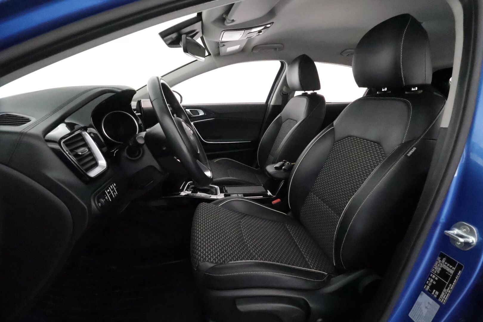 Kia XCeed 2023 1,6 GDI Plug-In Hybrid Business Premium DCT **ACC / P.kamera / Lohkolämmitin / Navi / LED / Puolinahat** - 1.Om Suomi-auto / Kahdet renkaat aluvanteilla