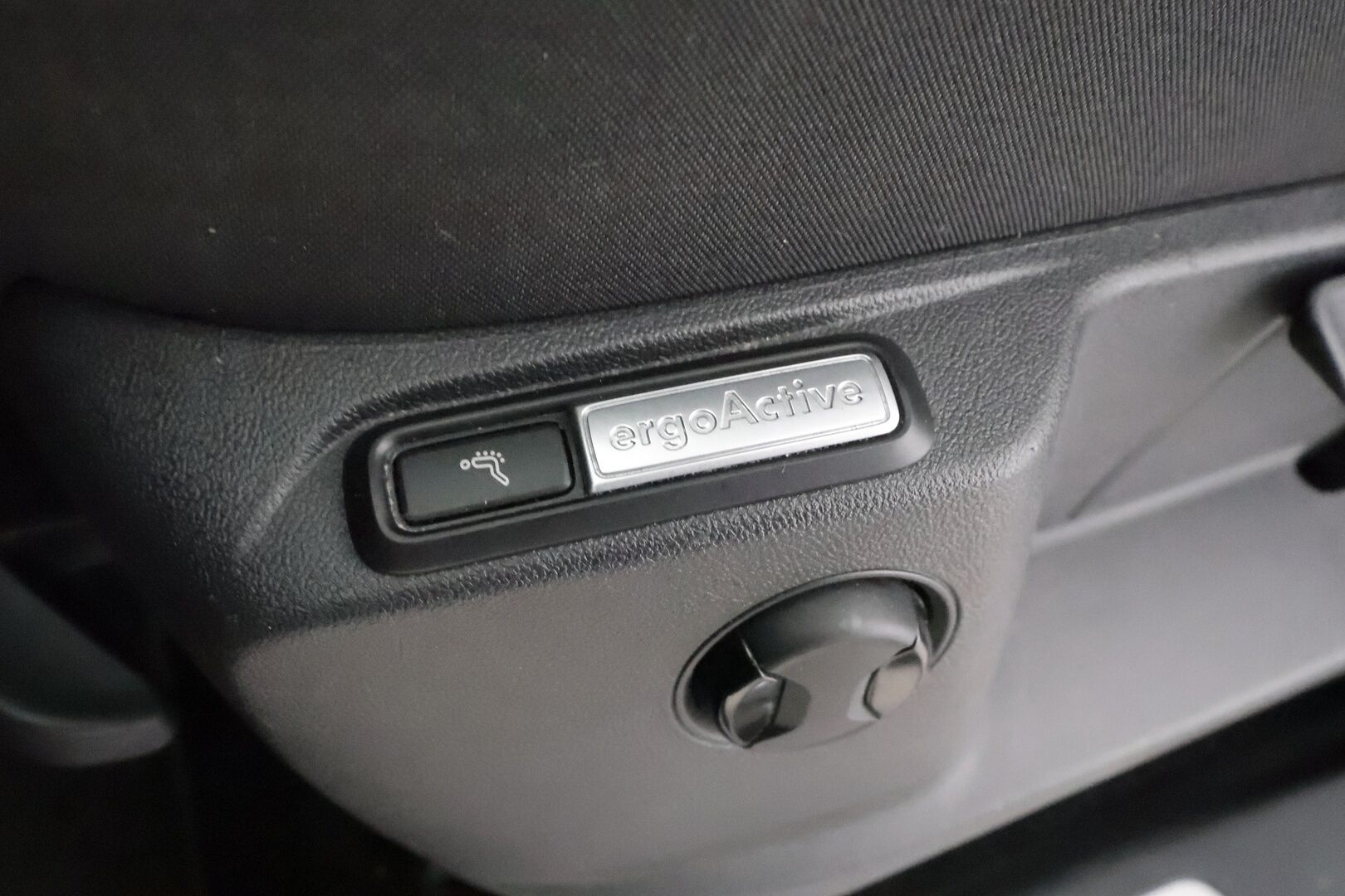 Volkswagen Tiguan 2023 Style Business Limited 1,5 TSI 110 kW DSG * ACC / Matrix-LED / Webasto / P.kamera / Hierovat sporttipenkit / Keyless * - 1.Om Suomi-auto / Kahdet Renkaat