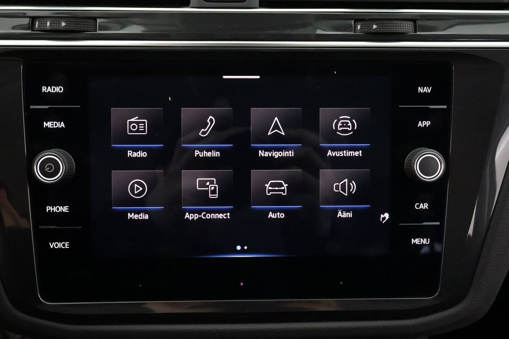 Volkswagen Tiguan 2023 Style Business Limited 1,5 TSI 110 kW DSG * ACC / Matrix-LED / Webasto / P.kamera / Hierovat sporttipenkit / Keyless * - 1.Om Suomi-auto / Kahdet Renkaat / Huippuvarusteet - HULLUT AVAJAISHULINAT KORKOTARJOUS 3,29 %