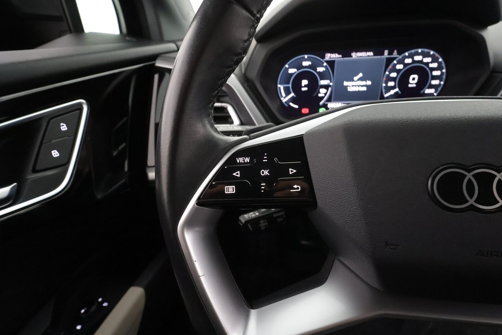 Audi Q4 e-tron 2023 40 e-tron Sportback * ACC / P.kamera / ILP / Sonos / LED / Navi / Koukku / Sähköluukku * - 1.Om Suomi-auto / Kahdet renkaat aluvanteilla 