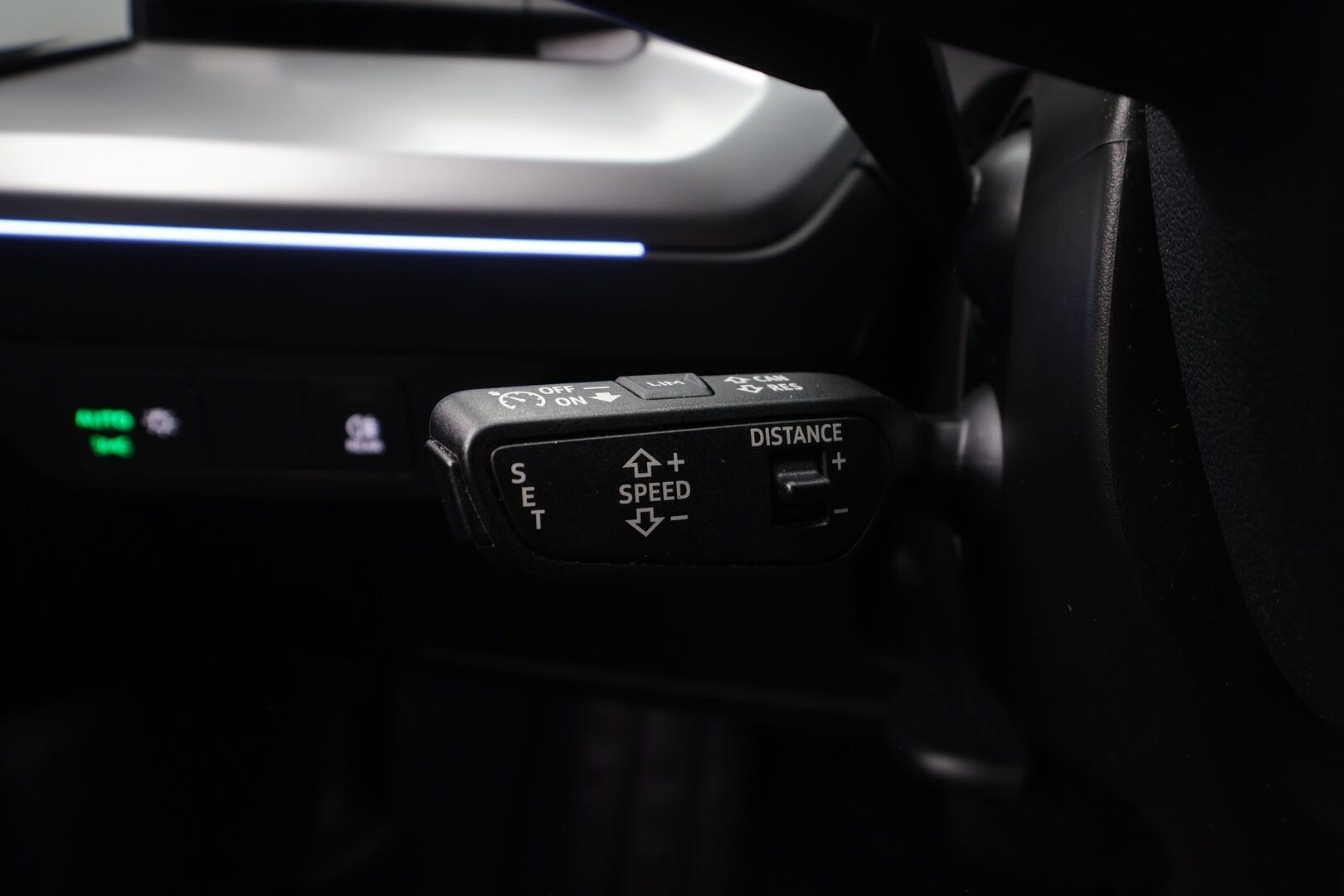 Audi Q4 e-tron 2023 40 e-tron Sportback * ACC / P.kamera / ILP / Sonos / LED / Navi / Koukku / Sähköluukku * - 1.Om Suomi-auto / Akku kuntotarkastettu SoH 93.5% / Kahdet renkaat aluvanteilla 