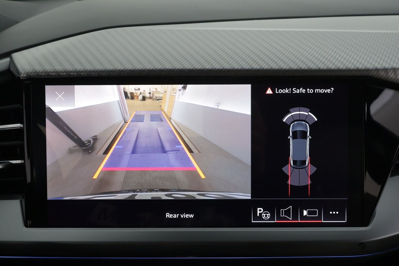 Audi Q4 e-tron 2023 40 e-tron Sportback * ACC / P.kamera / ILP / Sonos / LED / Navi / Koukku / Sähköluukku * - 1.Om Suomi-auto / Akku kuntotarkastettu SoH 93.5% / Kahdet renkaat aluvanteilla 