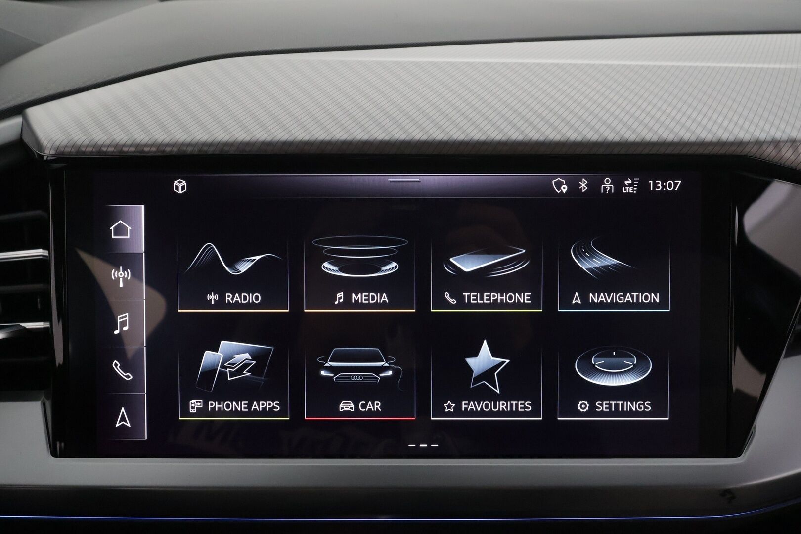 Audi Q4 e-tron 2023 40 e-tron Sportback * ACC / P.kamera / ILP / Sonos / LED / Navi / Koukku / Sähköluukku * - 1.Om Suomi-auto / Akku kuntotarkastettu SoH 93.5% / Kahdet renkaat aluvanteilla 