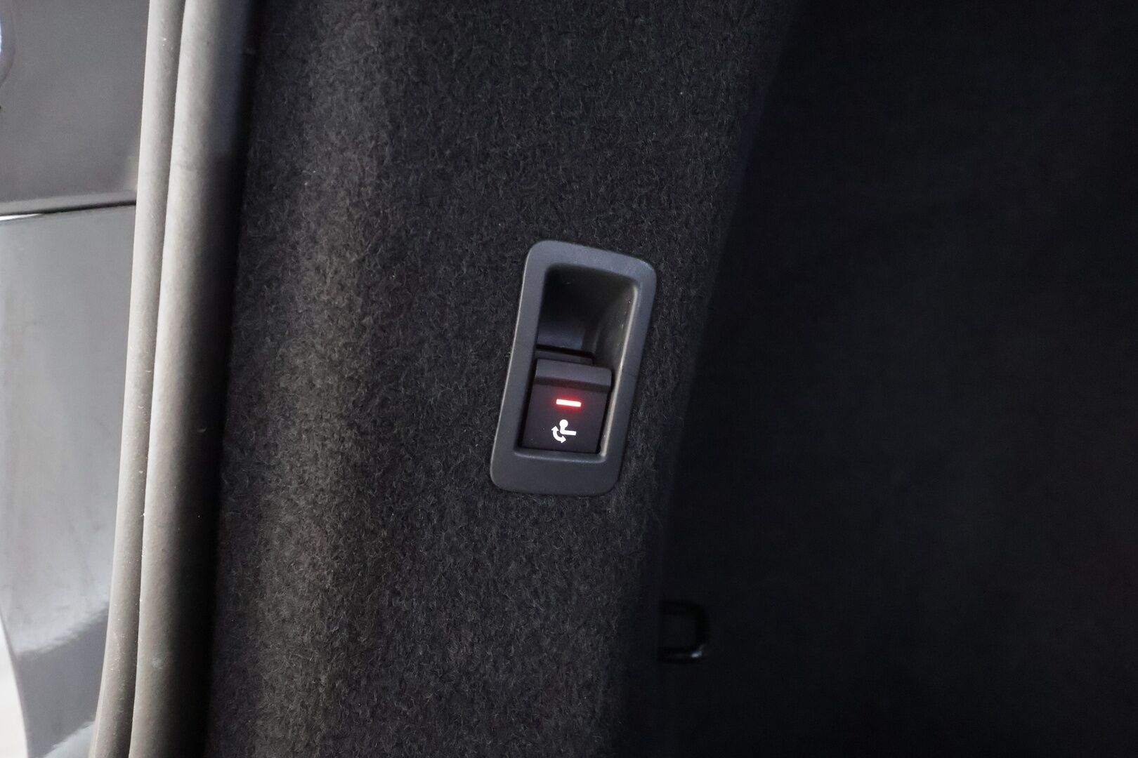 Audi Q4 e-tron 2023 40 e-tron Sportback * ACC / P.kamera / ILP / Sonos / LED / Navi / Koukku / Sähköluukku * - 1.Om Suomi-auto / Kahdet renkaat aluvanteilla 