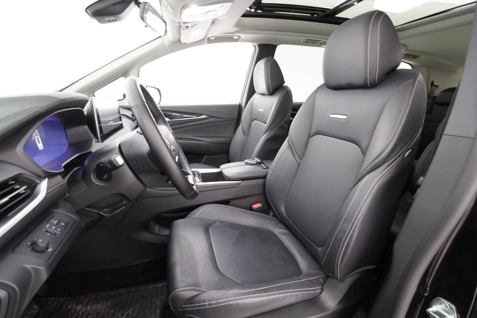 Maxus Euniq 5 2024 Grand Wagon 6-P 177hv - Exclusive * 360 / ACC / Full-LED / Panorama / Kaistavahti / Digimittaristo / Keyless * - 1-om Suomi-auto / Kahdet renkaat aluvanteilla