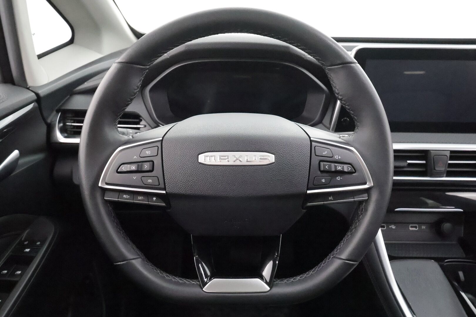 Maxus Euniq 5 2024 Grand Wagon 6-P 177hv - Exclusive * 360 / ACC / Full-LED / Panorama / Kaistavahti / Digimittaristo / Keyless * - 1-om Suomi-auto / Kahdet renkaat aluvanteilla