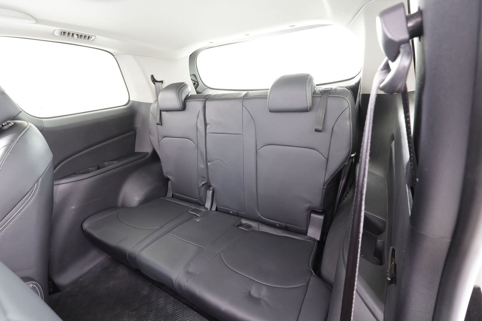 Maxus Euniq 5 2024 Grand Wagon 6-P 177hv - Exclusive * 360 / ACC / Full-LED / Panorama / Kaistavahti / Digimittaristo / Keyless * - 1-om Suomi-auto / Kahdet renkaat aluvanteilla