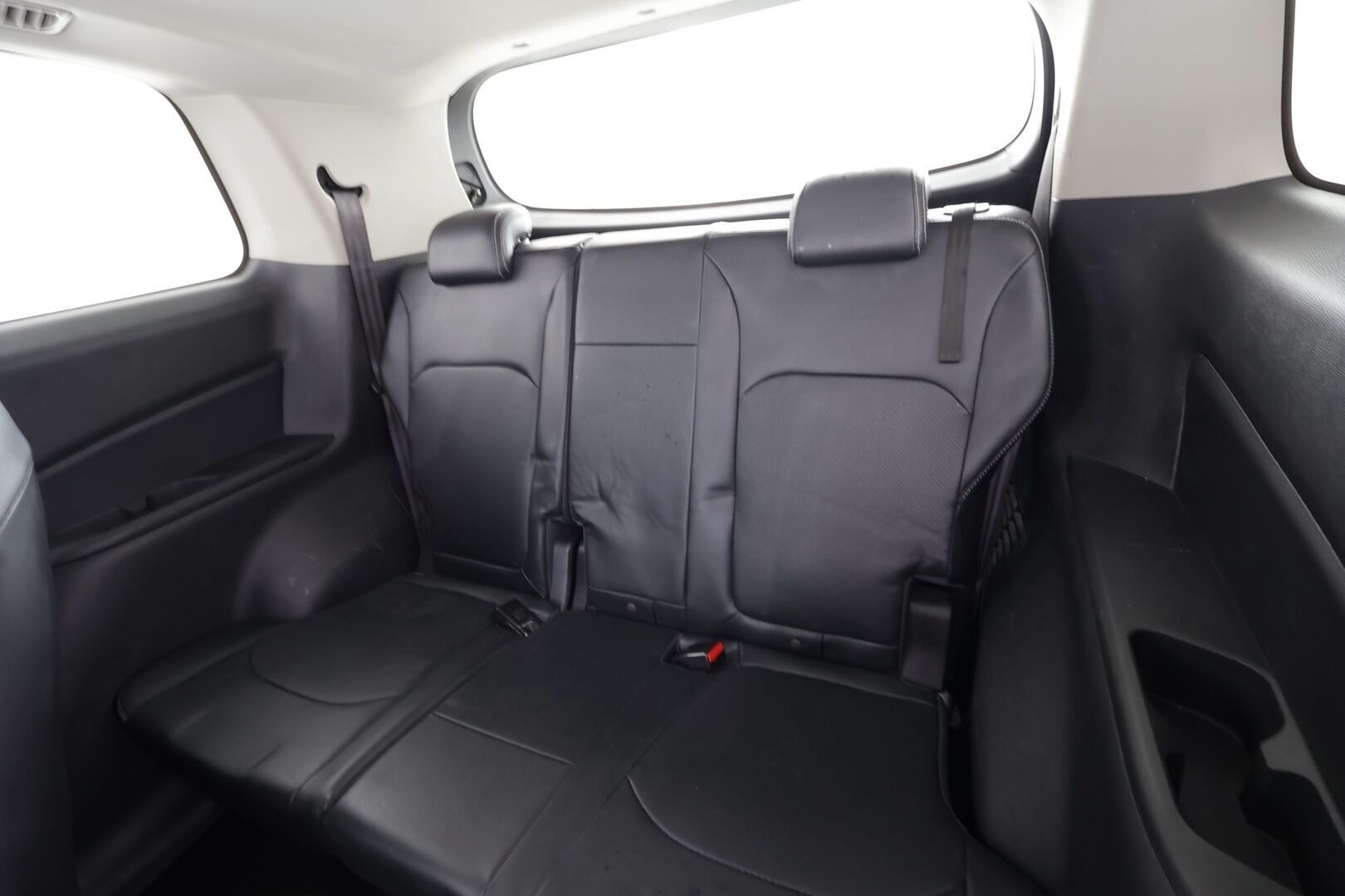 Maxus Euniq 5 2023 Grand Wagon 6 paikkainen 177hv - Exclusive - | ACC | Panorama | Nahkaverhoilu | Sähköpenkit | 360° kamera | Keyless | Digimittaristo | Ambient Light | BSM | Lane Assist | 2x renkaat aluin |