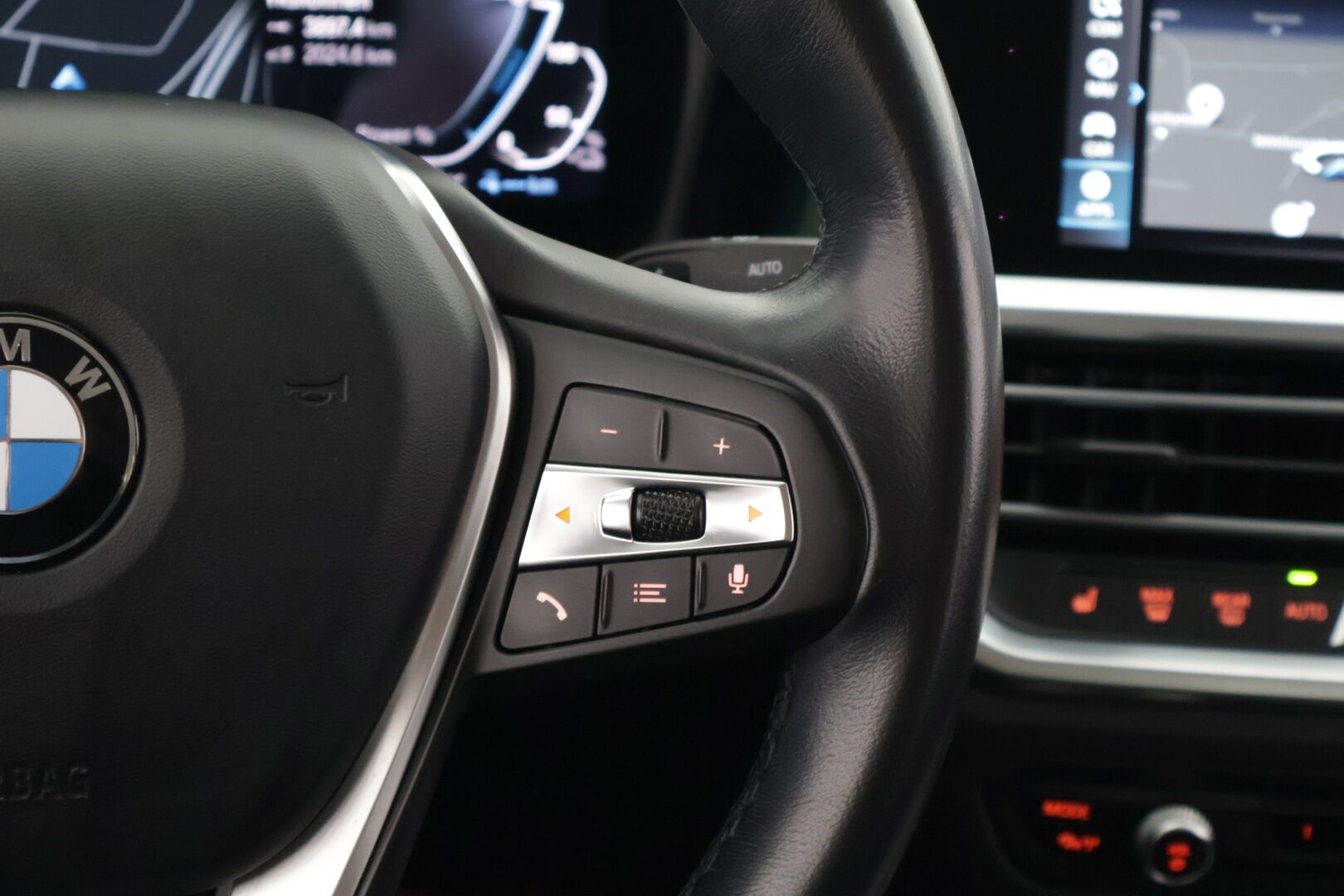 BMW 330E 2020 G20 Sedan Business Sport ** Uusi korimalli /Sport-penkit / Puolnahat / P-tutkat / Apple carplay & Android auto**