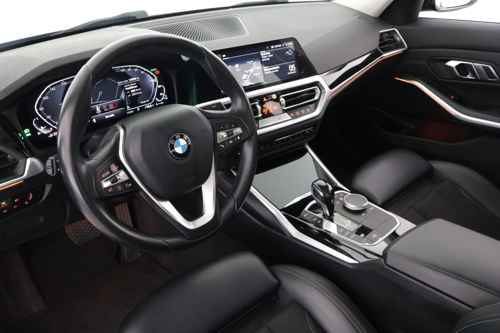 BMW 330E 2020 G20 Sedan Business Sport ** Uusi korimalli /Sport-penkit / Puolnahat / P-tutkat / Apple carplay & Android auto**