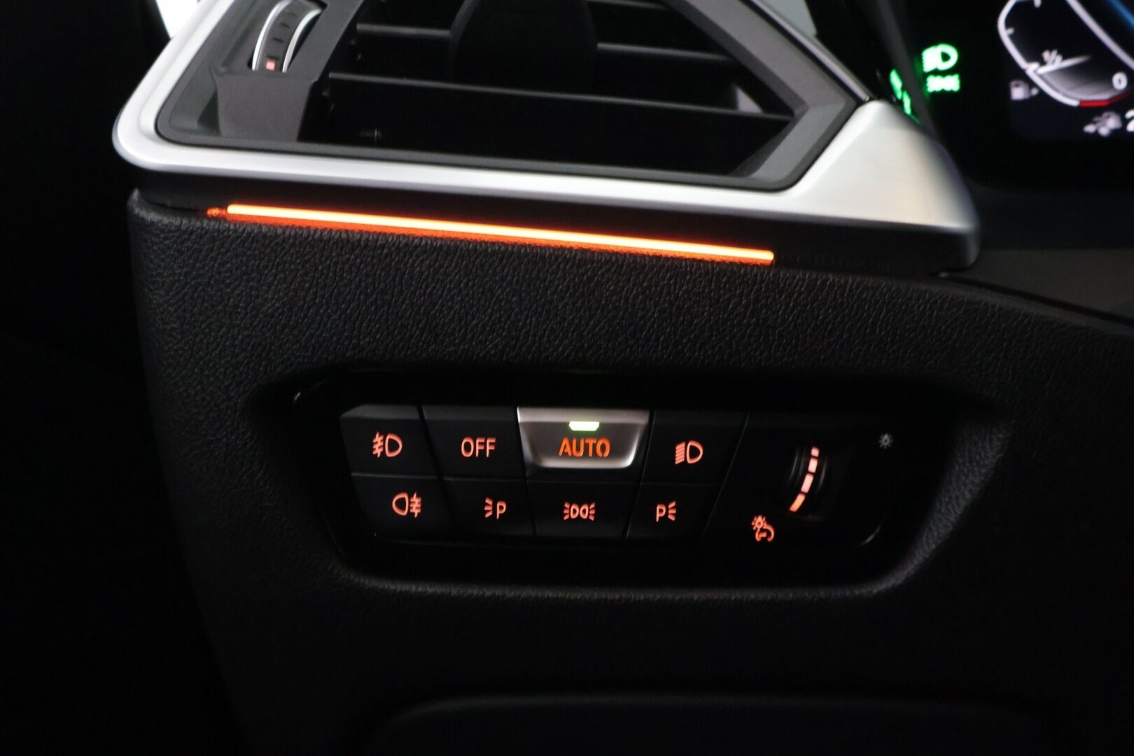 BMW 330E 2020 G20 Sedan Business Sport ** Uusi korimalli /Sport-penkit / Puolnahat / P-tutkat / Apple carplay & Android auto**