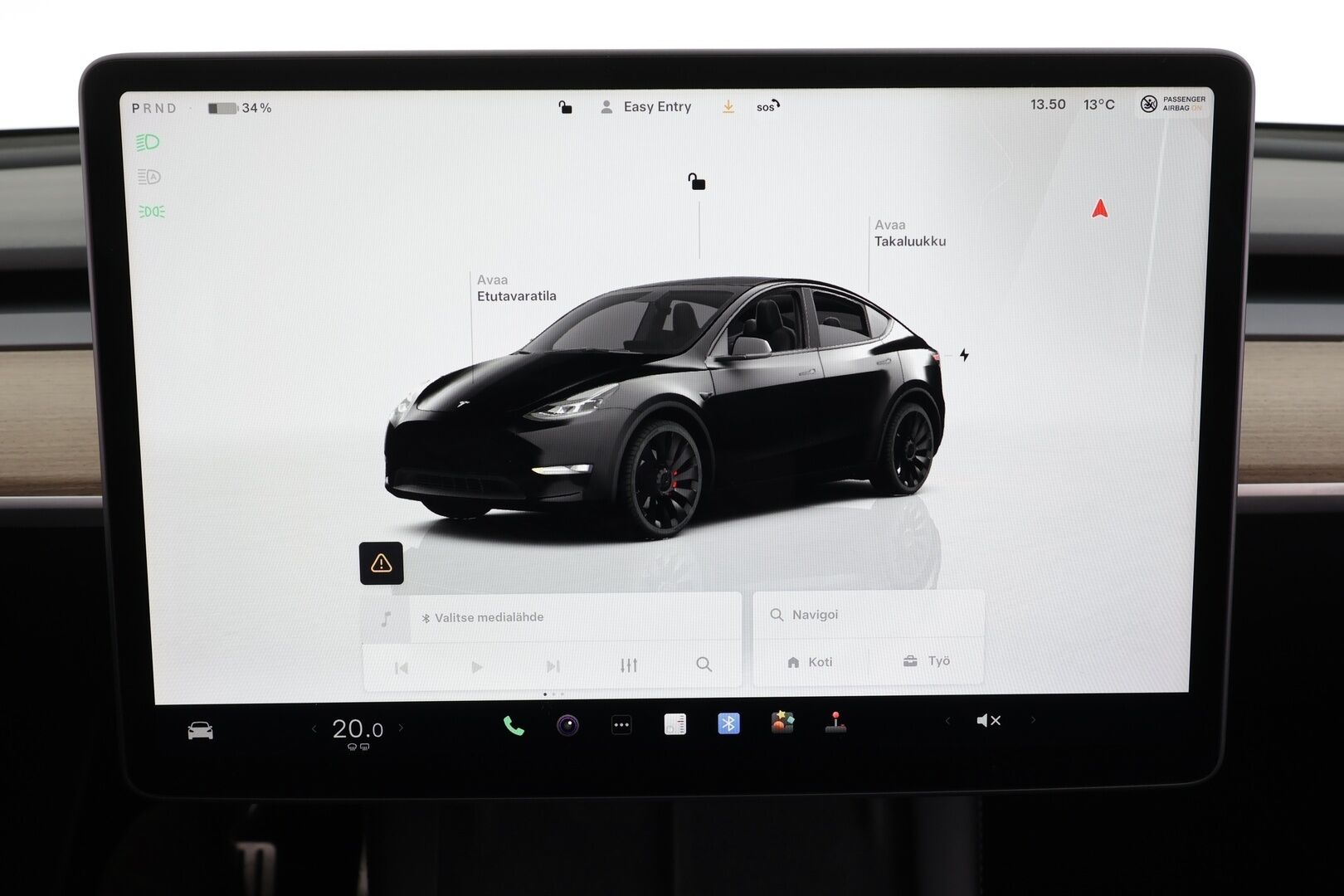 Tesla Model Y 2022 Performance * Lasikatto / Premium Audio / Koukku / Matrix LED / P.kamera / ILP * - Kahdet renkaat aluvanteilla - HULLU BLACKWEEK KORKOTARJOUS 2,49%