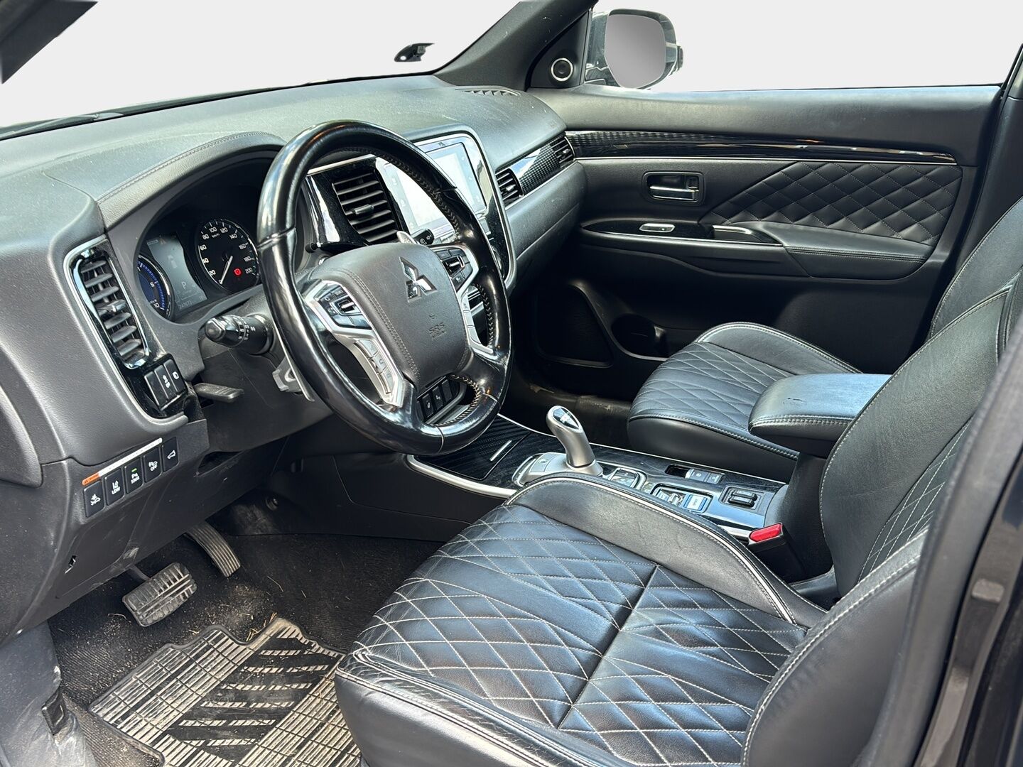 MITSUBISHI OUTLANDER PHEV 2019 Business X 4WD 5P - | Adapt vak | Lisälämmitin | Timantti nahat | Vetokoukku | 360-Kamera | Rockford | Keyless | S-luukku | Lämm. ratti | Erikois metalliväri |