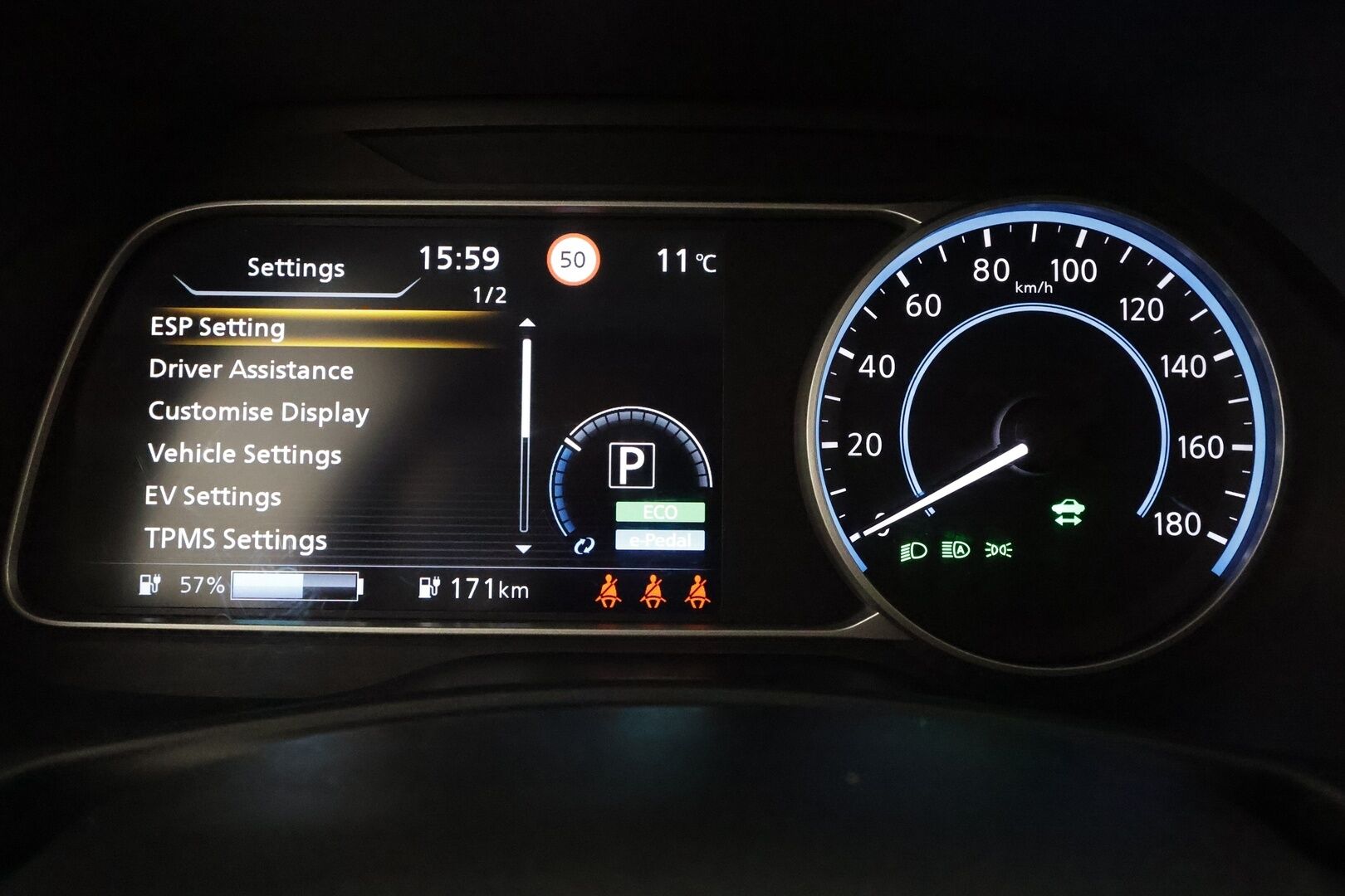 Nissan Leaf 2023 62kWh N-Connecta *ALV** 1-Om Suomi auto / Adapt.vakkari / 360 kamera / Keyless / Navi / Apple&Android / 2x renkaat