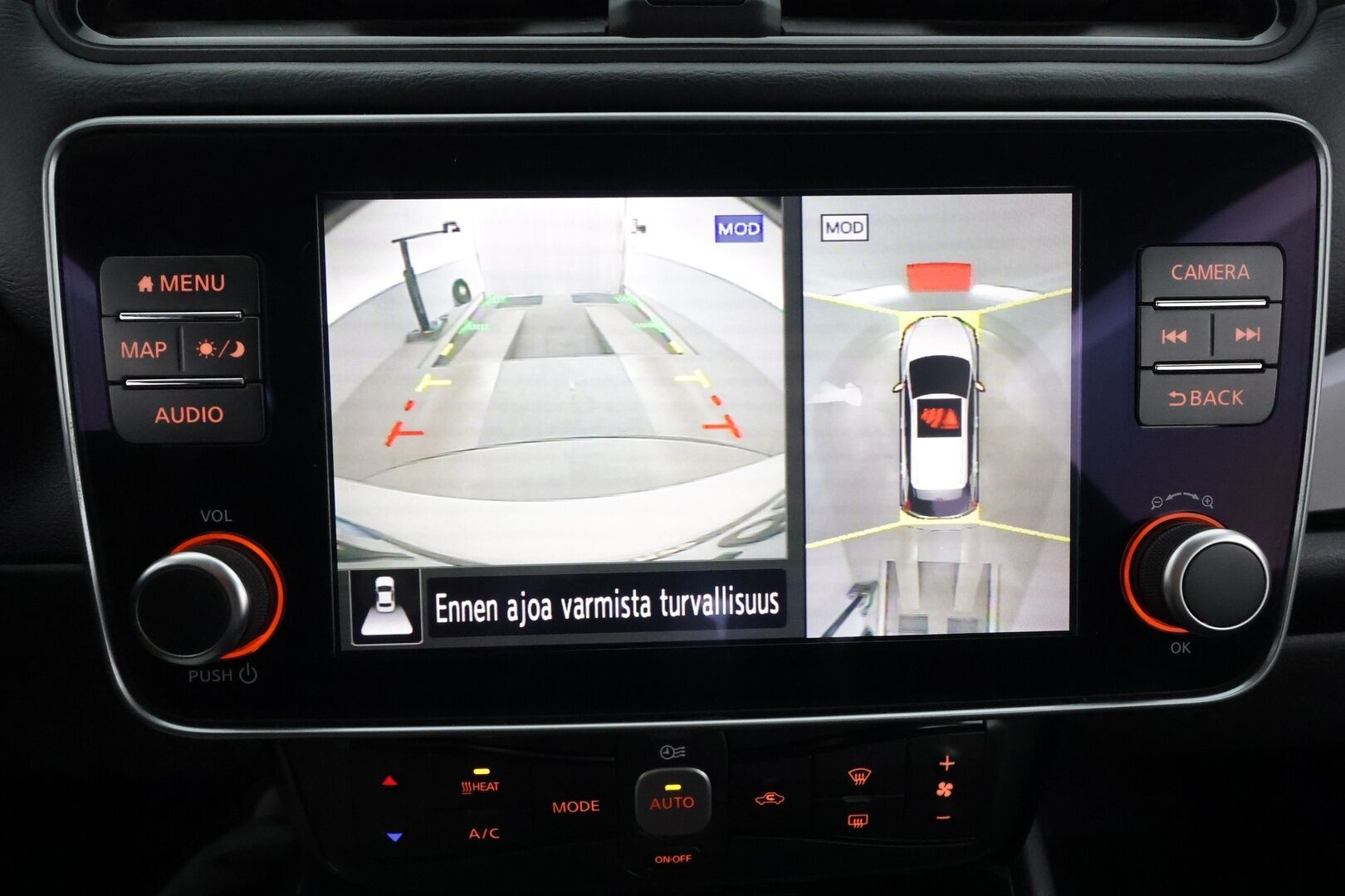 Nissan Leaf 2023 62kWh N-Connecta *ALV** 1-Om Suomi auto / Adapt.vakkari / 360 kamera / Keyless / Navi / Apple&Android / 2x renkaat