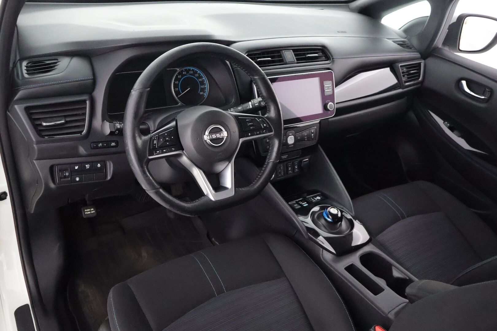 Nissan Leaf 2023 N-Connecta 62 kWh **Adapt. vakkari / 360 Kamera / Navi / Kaistavahti / Apple&Android / Keyless **