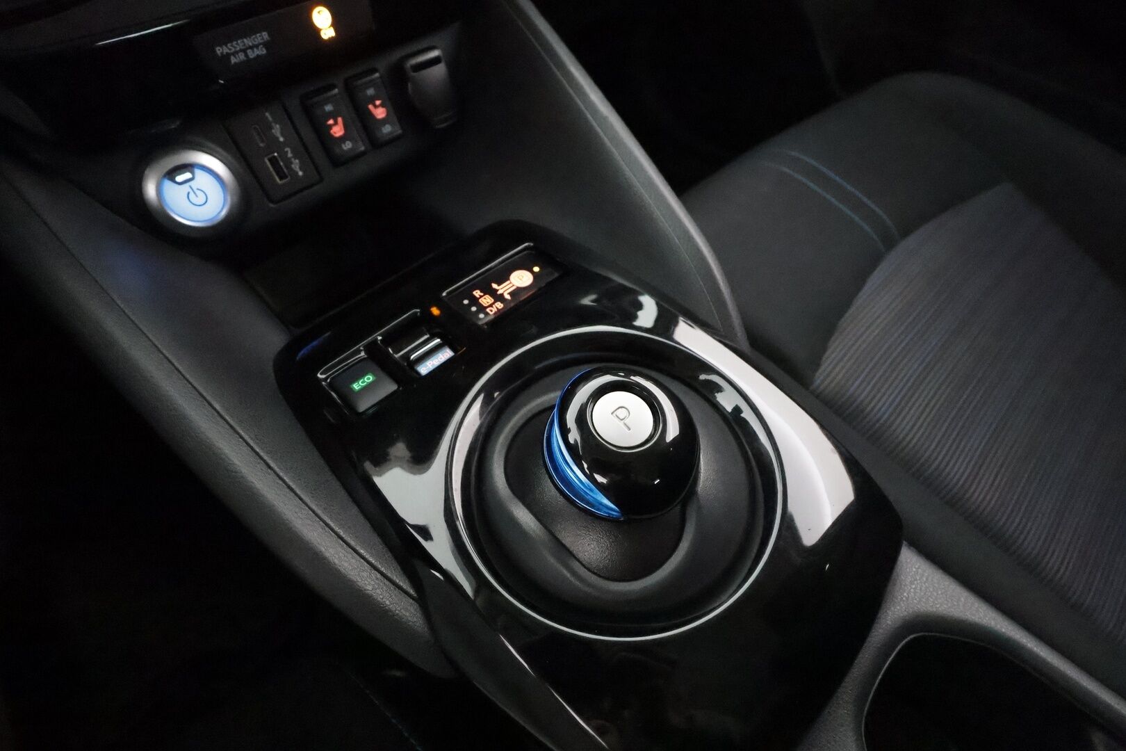 Nissan Leaf 2023 62kWh N-Connecta *ALV** 1-Om Suomi auto / Adapt.vakkari / Facelift / 360 kamera / Apple&Android / Keyless / Rattilämmitin