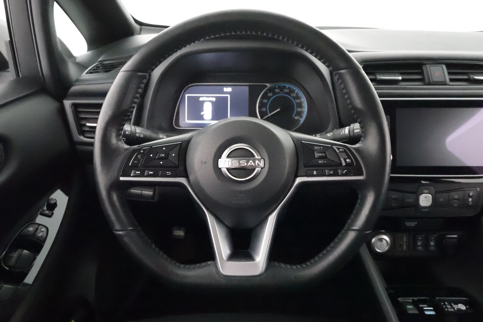 Nissan Leaf 2023 62kWh N-Connecta *ALV** 1-Om Suomi auto / Adapt.vakkari / Facelift / 360 kamera / Apple&Android / Keyless / Rattilämmitin
