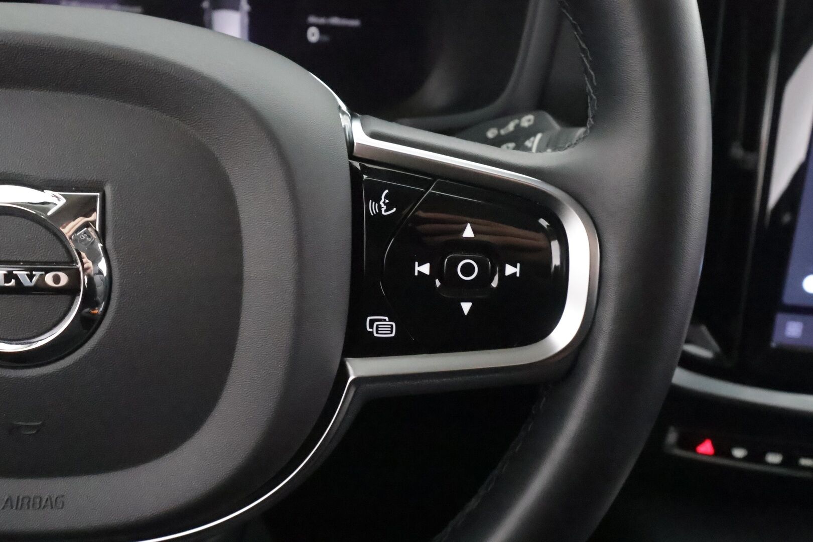 Volvo V60 2023 T6 AWD Long Range Plus Bright aut - | ACC | Koukku | Muistinahat | Sporttipenkit | Full-LED | Pilot assist | BLIS | P.kamera | High performance audio | Keyless | 1-om suomiauto | 