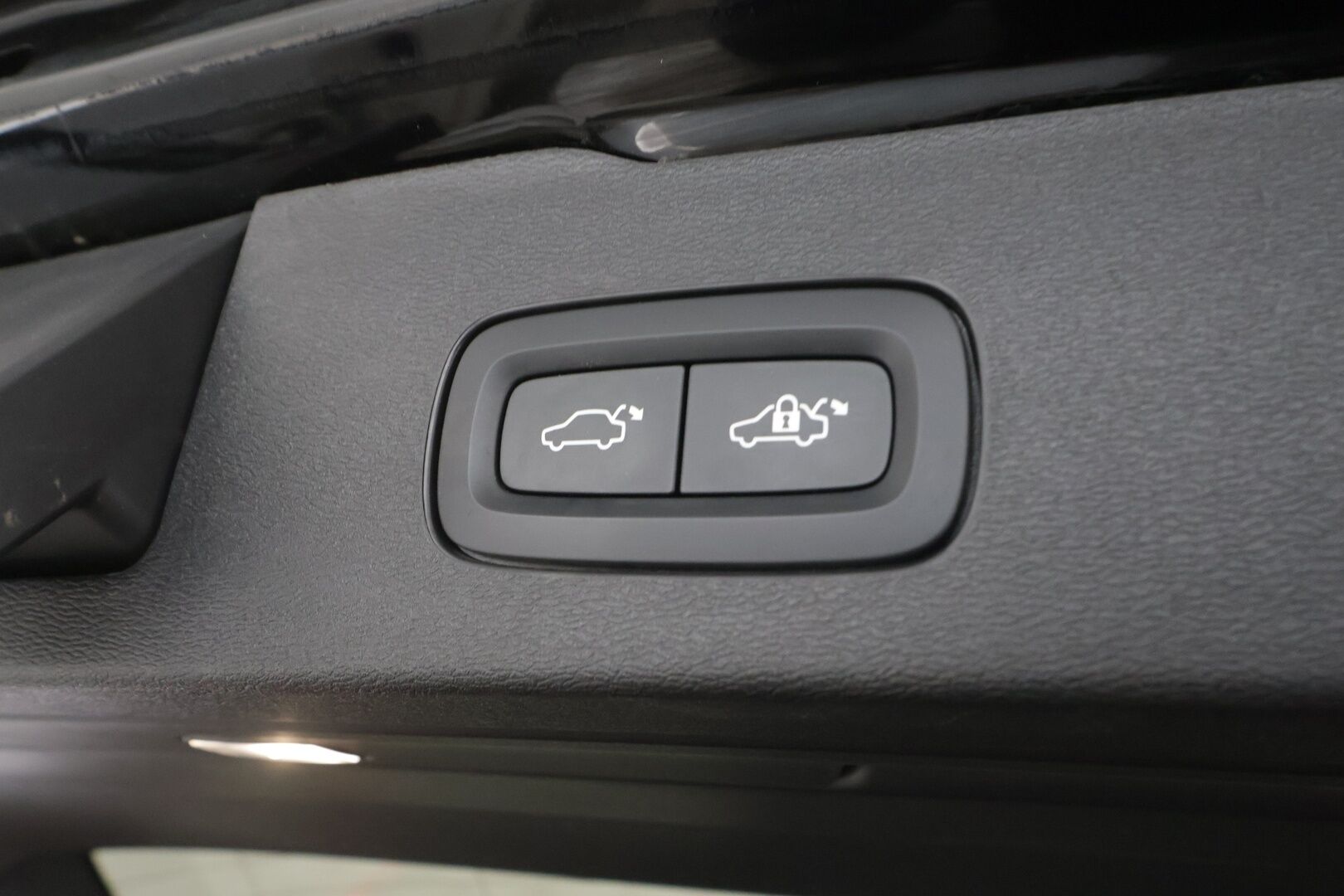 Volvo V60 2023 T6 AWD Long Range Plus Bright aut - | ACC | Koukku | Muistinahat | Sporttipenkit | Full-LED | Pilot assist | BLIS | P.kamera | High performance audio | Keyless | 1-om suomiauto | 