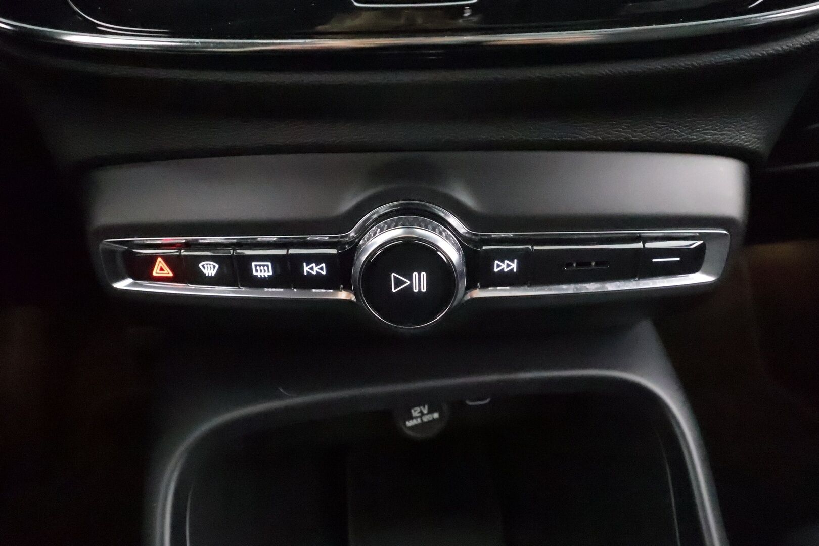 Volvo XC40 2023 Recharge Twin Ultimate aut * Pilot assist / ILP / Koukku / Muistipenkki / Harman/Kardon / 360-kamera * - Merkkihuollettu / 1.Om Suomi-auto / Akku kuntotarkastettu / Kahdet renkaat / 2x Lataus - HULLUT AVAJAISHULINAT KORKOTARJOUS 3,29 %