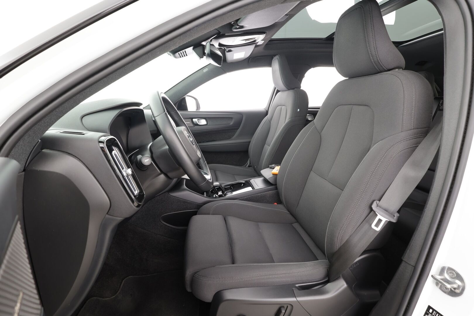 Volvo XC40 2023 Recharge Twin Ultimate aut * Pilot assist / ILP / Koukku / Muistipenkki / Harman/Kardon / 360-kamera * - Merkkihuollettu / 1.Om Suomi-auto / Kahdet renkaat / 2x Lataus