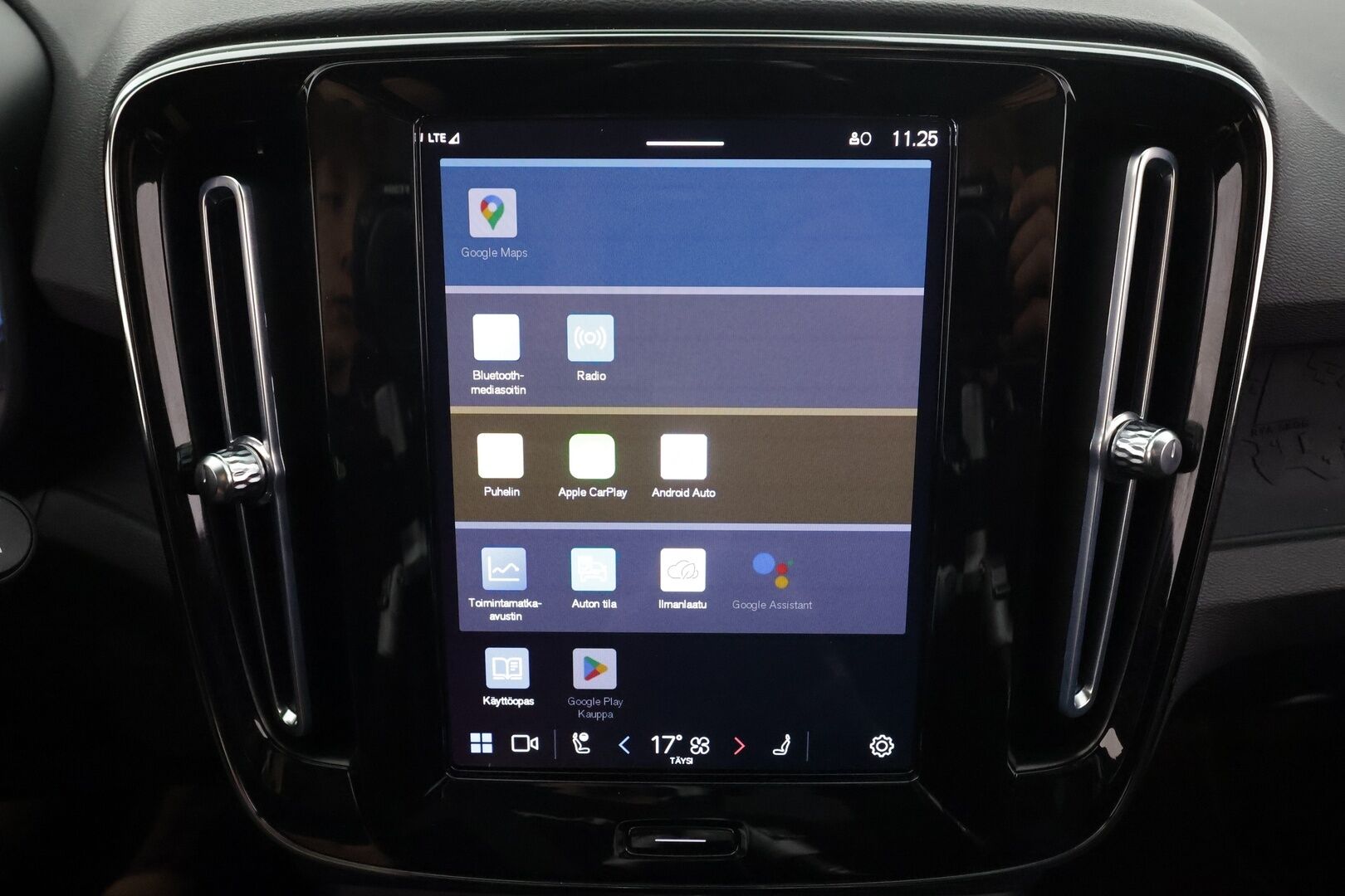 Volvo XC40 2023 Recharge Twin Ultimate aut * Pilot assist / ILP / Koukku / Muistipenkki / Harman/Kardon / 360-kamera * - Merkkihuollettu / 1.Om Suomi-auto / Akku kuntotarkastettu / Kahdet renkaat / 2x Lataus - HULLUT AVAJAISHULINAT KORKOTARJOUS 3,29 %