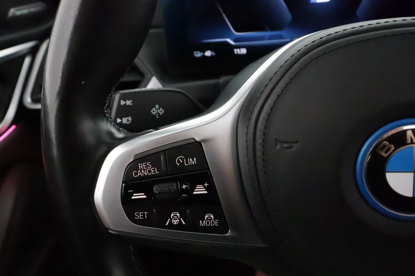 BMW i4 2023 M50 Super Charged **Lasikattoluukku / Harman/Kardon / ACC / HUD / Laser-LED / 360° / Koukku / Sporttipenkki Muistilla** - 2,99 % KORKOTARJOUS TÄHÄN AUTOON - Suomi-auto / Kahdet Renkaat / **HUIPPUVARUSTEET** 