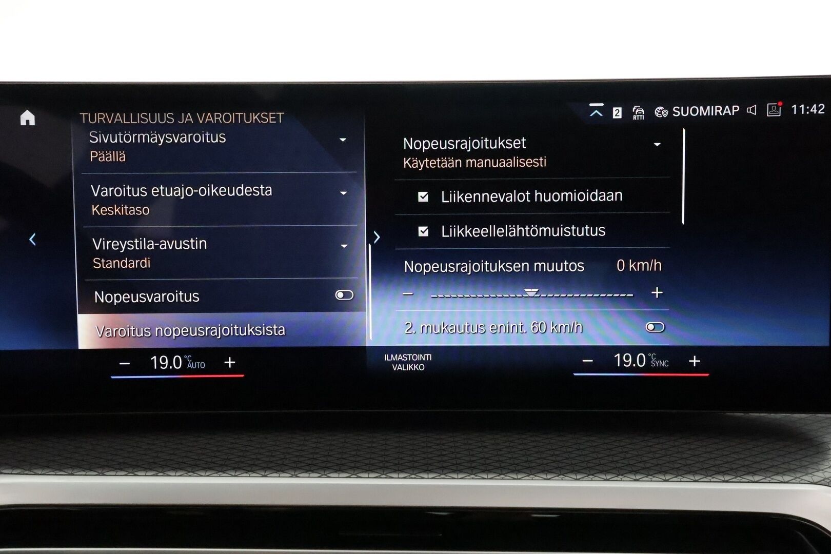 BMW i4 2023 M50 Super Charged **Lasikattoluukku / Harman/Kardon / ACC / HUD / Laser-LED / 360° / Koukku / Sporttipenkki Muistilla** - 2,99 % KORKOTARJOUS TÄHÄN AUTOON - Suomi-auto / Kahdet Renkaat / **HUIPPUVARUSTEET** 