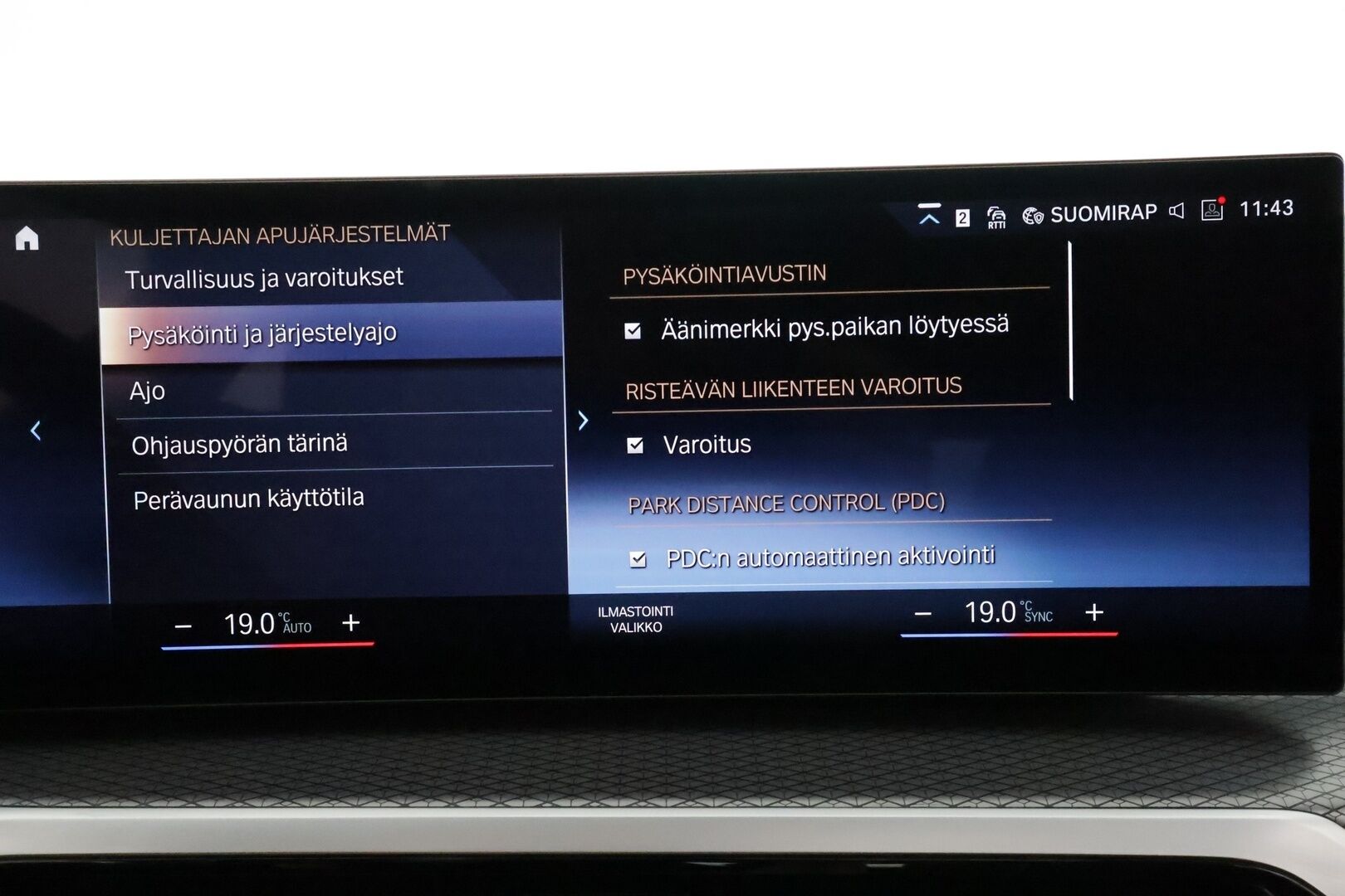 BMW i4 2023 M50 Super Charged **Lasikattoluukku / Harman/Kardon / ACC / HUD / Laser-LED / 360° / Koukku / Sporttipenkki Muistilla** - 2,99 % KORKOTARJOUS TÄHÄN AUTOON - Suomi-auto / Kahdet Renkaat / **HUIPPUVARUSTEET** 