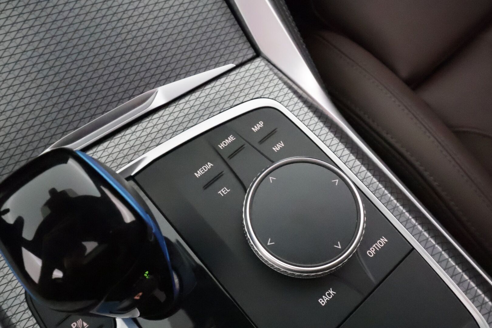 BMW i4 2023 M50 Super Charged **Lasikattoluukku / Harman/Kardon / ACC / HUD / Laser-LED / 360° / Koukku / Sporttipenkki Muistilla** - 2,99 % KORKOTARJOUS TÄHÄN AUTOON - Suomi-auto / Kahdet Renkaat / **HUIPPUVARUSTEET** 