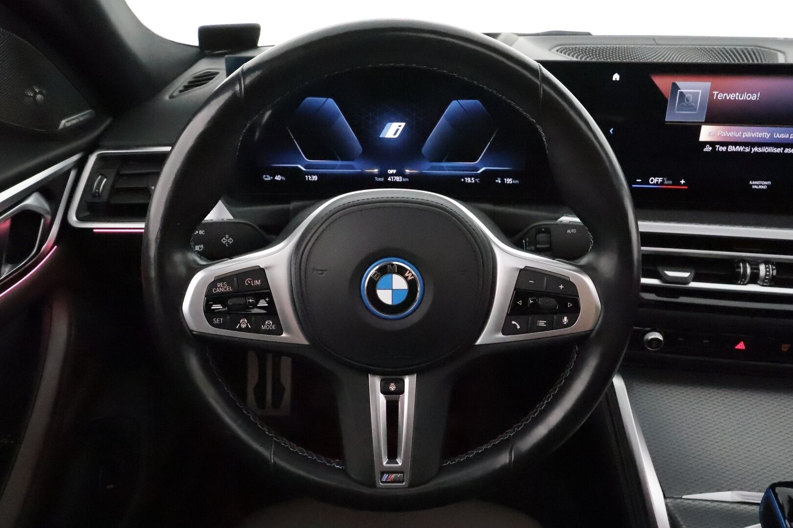 BMW i4 2023 M50 Super Charged **Lasikattoluukku / Harman/Kardon / ACC / HUD / Laser-LED / 360° / Koukku / Sporttipenkki Muistilla** - 2,99 % KORKOTARJOUS TÄHÄN AUTOON - Suomi-auto / Kahdet Renkaat / **HUIPPUVARUSTEET** 