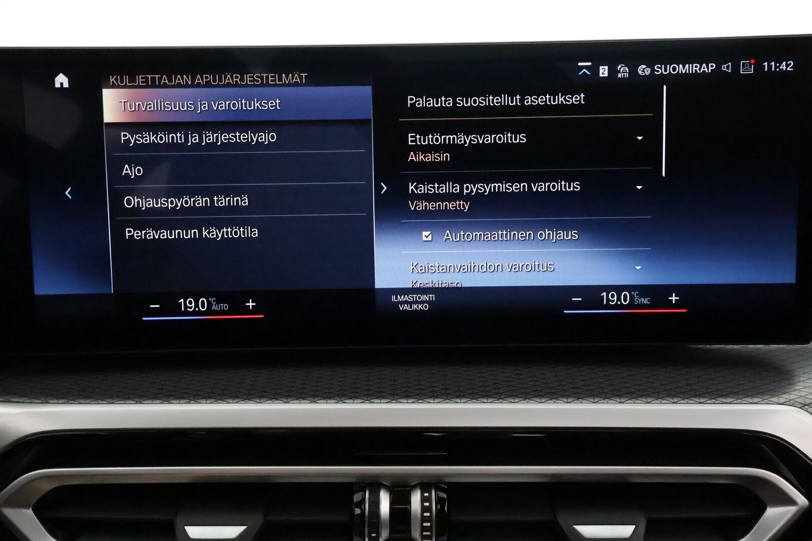BMW i4 2023 M50 Super Charged **Lasikattoluukku / Harman/Kardon / ACC / HUD / Laser-LED / 360° / Koukku / Sporttipenkki Muistilla** - 2,99 % KORKOTARJOUS TÄHÄN AUTOON - Suomi-auto / Kahdet Renkaat / **HUIPPUVARUSTEET** 