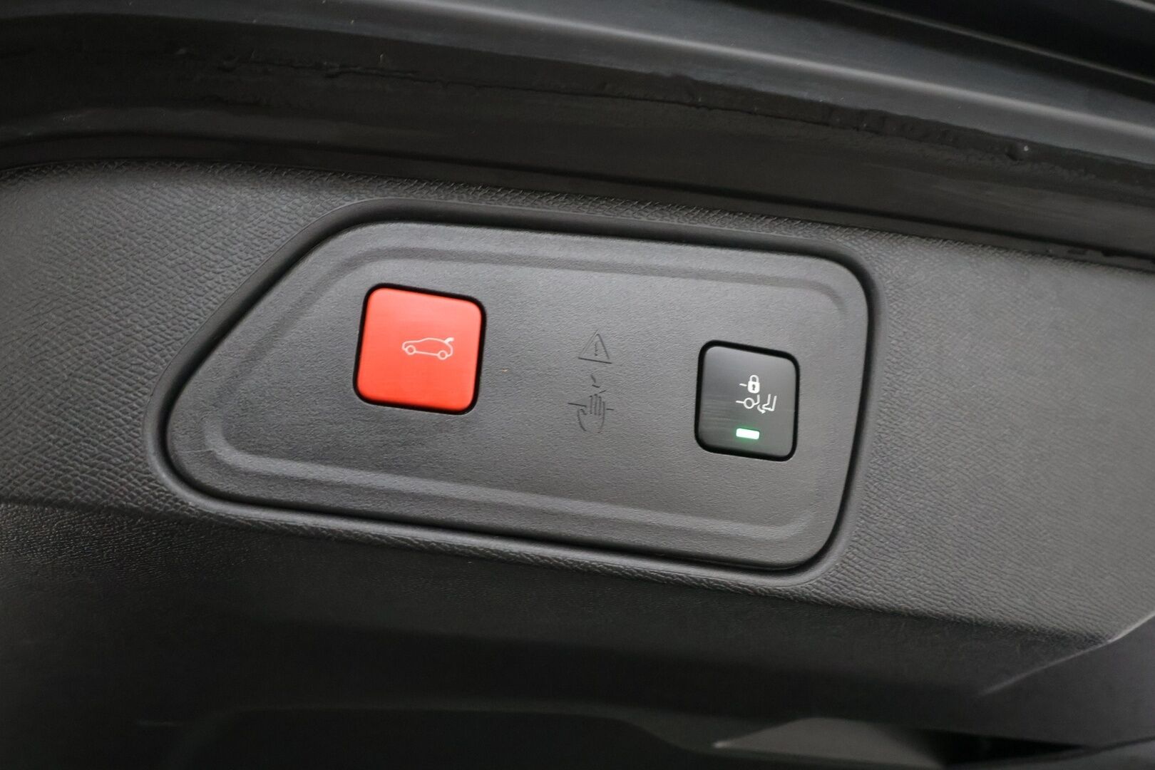 Peugeot 3008 2023 GT Hybrid4 300 EAT8-automaatti - | ACC | Puolinahat | Keyless | P.kamera | Navi | Digimittaristo | LED | BSM | Lane Assist | Apple & Android | 2x renkaat aluin | Suomiauto | 