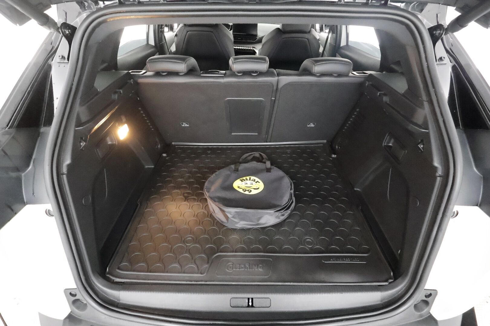 Peugeot 3008 2023 GT Hybrid4 300 EAT8-automaatti - | ACC | Puolinahat | Keyless | P.kamera | Navi | Digimittaristo | LED | BSM | Lane Assist | Apple & Android | 2x renkaat aluin | Suomiauto | 